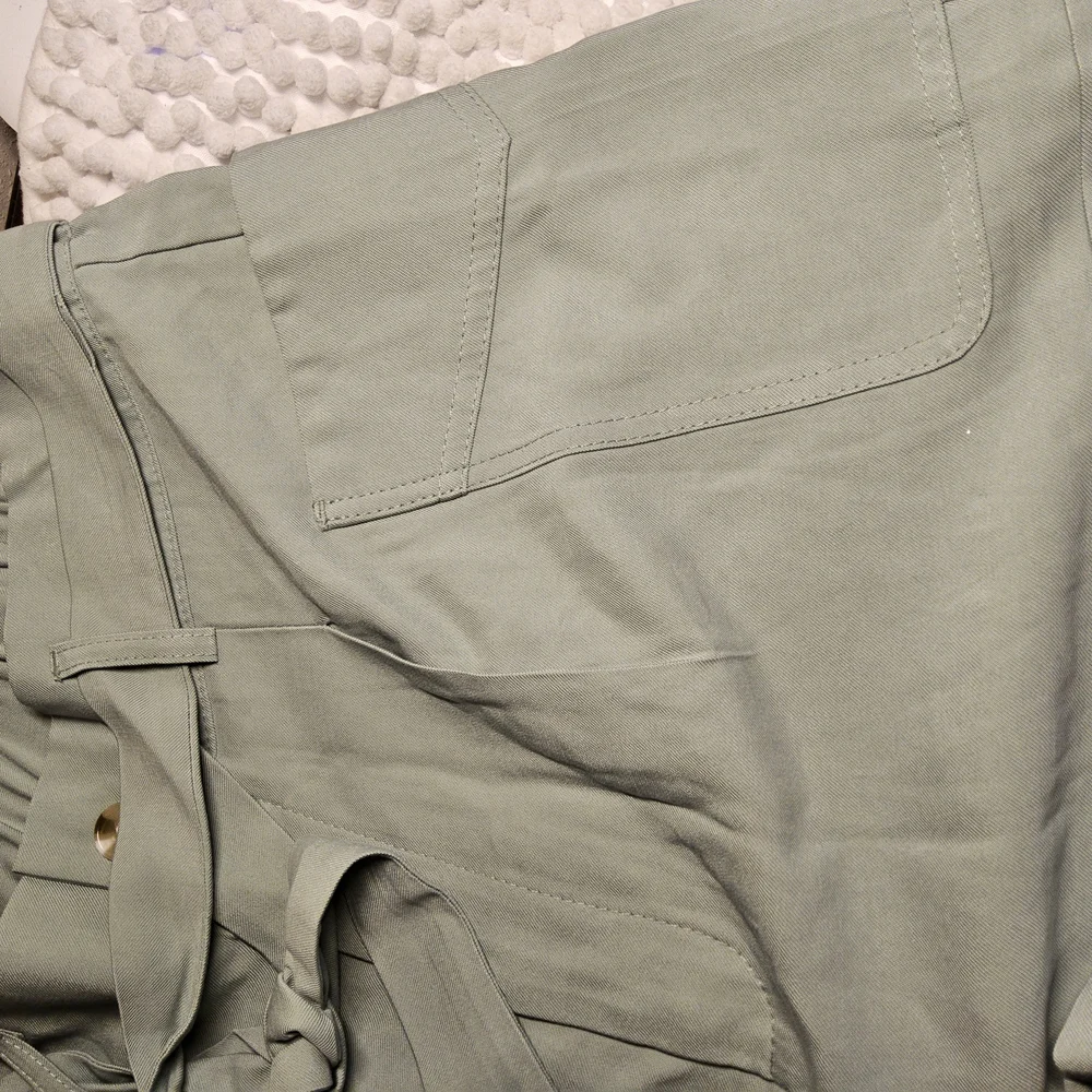 1 NWOT Size Small Women's Sage Green Shorts by Steve Madden